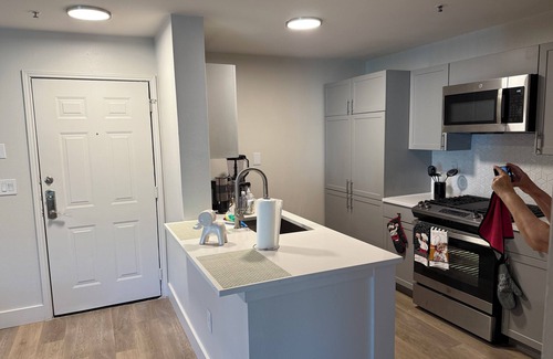 Downtown Apartment | Live the luxury lifestyle 2 bedroom 2 bathrooms Pool, private massage downtown