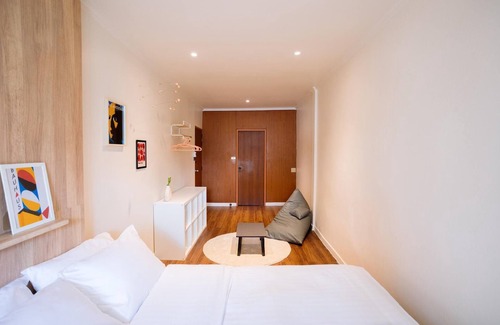 Ratchadaphisek House | Liver Bird Ratchada