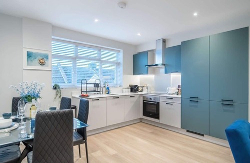 Westcliff-on-Sea Apartment | Livestay Luxury 2Bed Flat in Southend-on-Sea 1