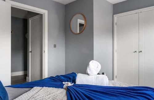 Farnham Common Apartment | Livestay One Bed Apt in Slough with FREE Parking