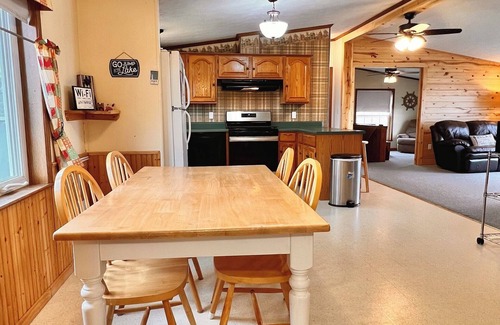 Alexandria Cabin | Livin' the Dream with a whole lot of fun for everyone!
