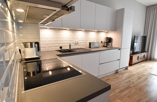 Gohlis-Mitte Apartment | Living in the historic Bleichert plants in the middle of the green heart of the city.