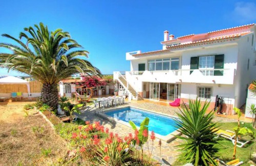 Bocanegra Sector 4 House | Living Lodge Portugal - Private Shower w/Pool View