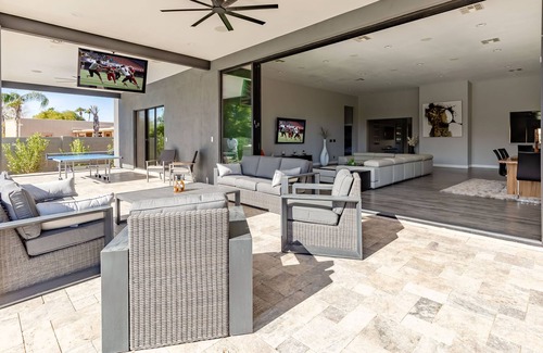 Shea North Estates House | LIVING LUXE - RESORT BACKYARD AND BRAND NEW RENOVATION