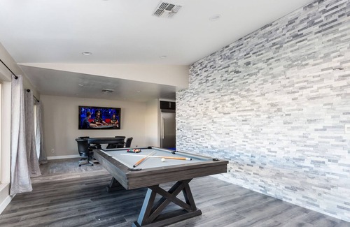 Shea North Estates House | LIVING LUXE - RESORT BACKYARD AND BRAND NEW RENOVATION