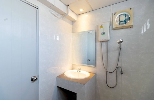 Sathorn Hotel | Living Naraa Place