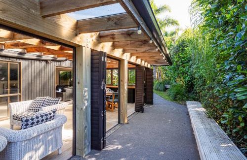 Matarangi House | Living The Dream - Matarangi Holiday Home