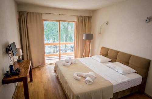 Crisan Hotel | LivingIn Delta - Casa de Vacanta