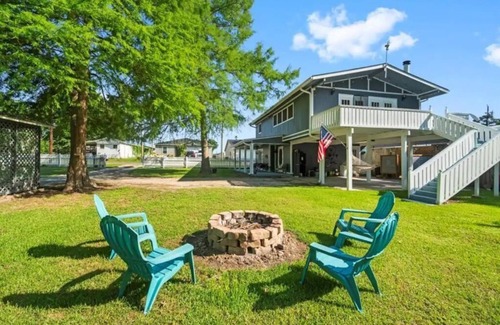 Livingston House | Livingston Home Near The Lake