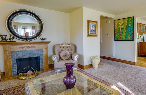 Livonia House | Livonia Vacation Rental ~ 23 Mi to Detroit!