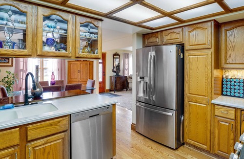 Livonia House | Livonia Vacation Rental ~ 23 Mi to Detroit!