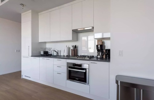 Logan Circle Apartment | Liz by Black Swan 412LT (1/1, Cap 2)