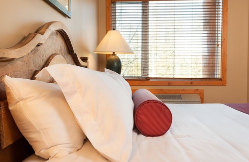 East Kootenay Resort | Lizard Creek Lodge