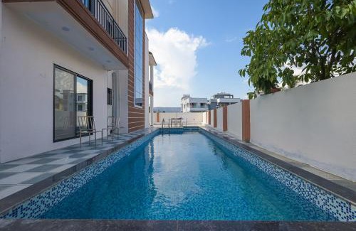 Malavli Villa | ll EMPYREAN STAY ll LUXE ll MI CASA ll 4BHK ll AC ll POOL ll TT ll POOL TABLE ll