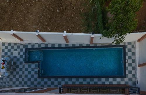 Malavli Villa | ll EMPYREAN STAY ll LUXE ll MI CASA ll 4BHK ll AC ll POOL ll TT ll POOL TABLE ll