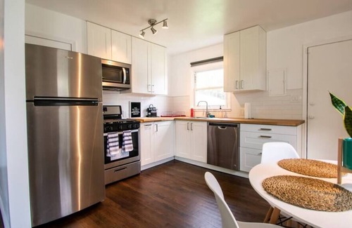 Hazel Park House | Llamaste in Hazel Park w/ Fenced Backyard for Pets
