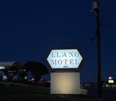 Llano Hotel | Llano Motel