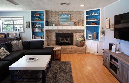 Kingsland House | Llano River Retreat w Game Room & Kayaks