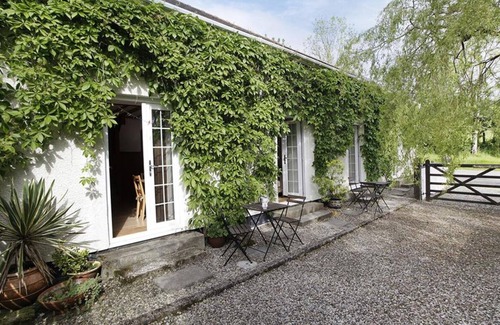Crynant House | Llethryd Farm Cottage Two