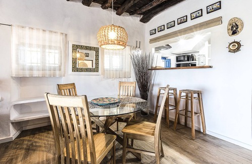 Formentera Cottage | Llevant House 4 pax. 2 bedrooms + 2 bathrooms. 800 meters from Migjorn beach.