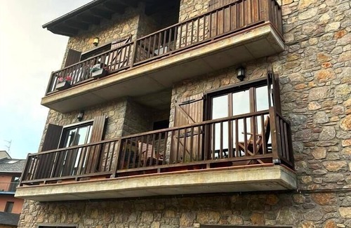 Llivia Apartment | Llivia XIV - Two Bedroom Apartment, Sleeps 6