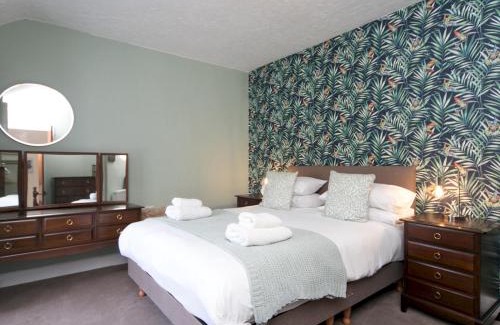 Amlwch House | Llys Owain comfortable Cottage Pass the Keys