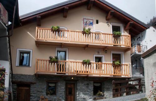 Antey-Saint-Andre Bed & Breakfast | Lo Barba