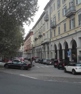 Novara Apartment | "Lo charme" a 5 minuti a piedi da Ospedale,Teatro Coccia ed Universita',a 30 minuti dai Laghi e 40 minuti da Milano