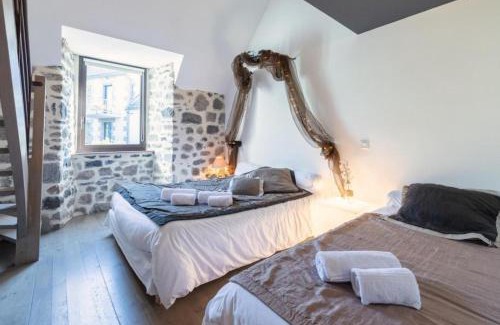 Nasbinals House | Lo d Ici, Gite de groupe et de Caractere