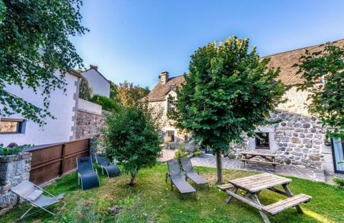 Nasbinals House | Lo d Ici, Gite de groupe et de Caractere
