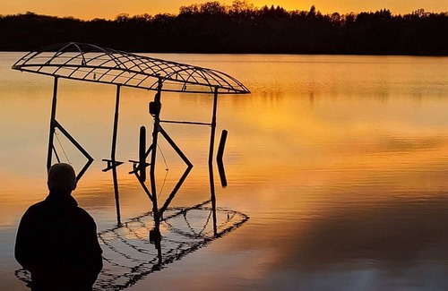 Moe Cabin | Lobster Lake Lodge- ski, fish, shop, relax!