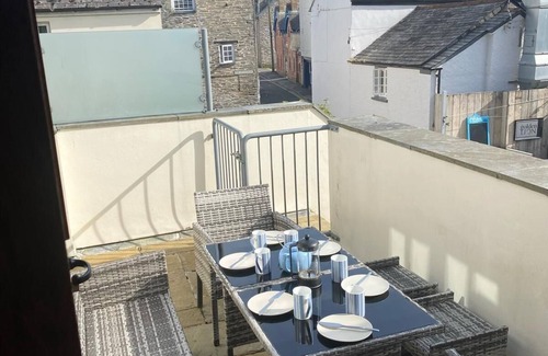 Treator Cottage | Lobster Pot in Padstow Is A 'fisherman's Style' Cottage With A Parking Space.