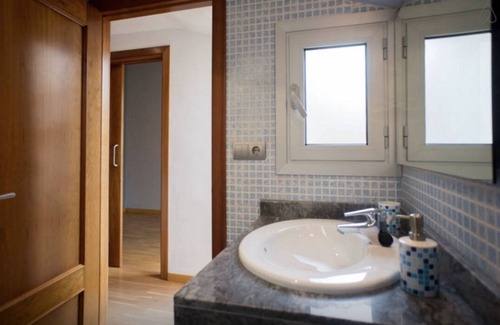Molins de Rei Apartment | Local charm. Real life! 20 min to Barcelona A/C + WiFi