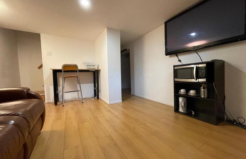 Cote-Saint-Paul House | Local style accommodation, Cute house!
