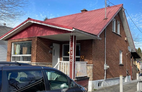 Cote-Saint-Paul House | Local style accommodation, Cute house!