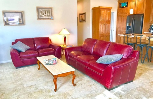 Page House | Local VIEW🏜2 homes side by side🚤boat parking🐶PETS~close to Antelope/Horseshoe