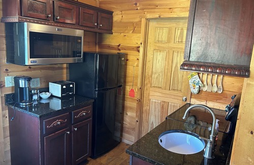 New Marshfield Cabin | Located at the foothills of the Hocking Hills