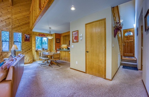 Camp Connell Cabin | LOCATED IN DORRINGTON - CLOSE TO BEAR VALLEY SKI RESORT!