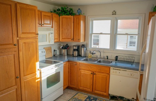 Ewell House | Located In Ewell, Sleeps up to 12 Guests, Pet-friendly, Internet