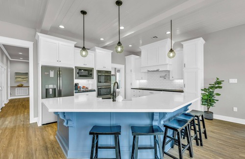 Galveston House | Located in Galveston at Grand Beach │HIGHEST RATED HOUSE │BEACHFRONT │Elevator
