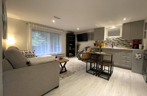 Shawnigan Lake Apartment | Located in the beautiful village of Shawnigan Lake, n