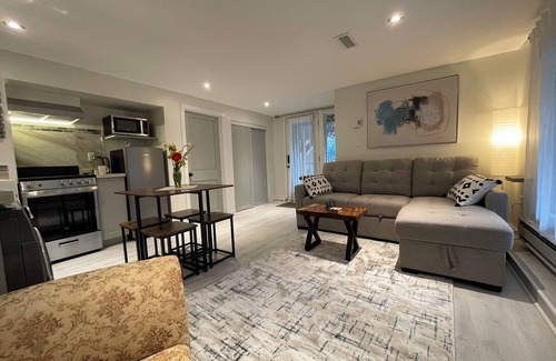 Shawnigan Lake Apartment | Located in the beautiful village of Shawnigan Lake, n