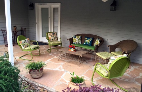 New Braunfels Cottage | Located In The Heart Of Historic New Braunfels, Comal River & Schlitterbahn