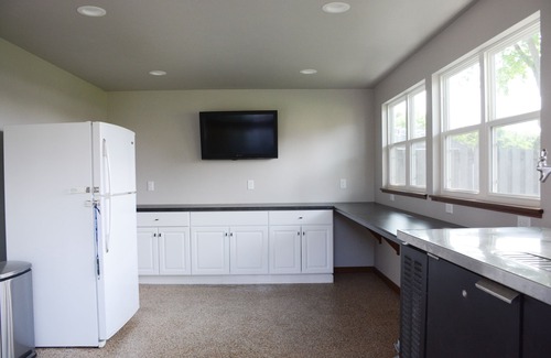 Green Bay House | Located in the Shadows of Lambeau! WATCH THE DRAFT FROM THE BACK PATIO!