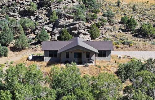 Saratoga Cabin | Located just off of Highway 130 Snowy Range