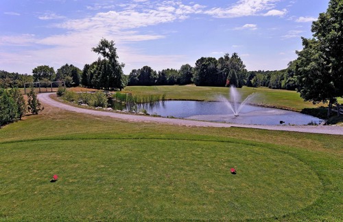 Fenelon Falls Cottage | Located on a Waterfront Golf Resort