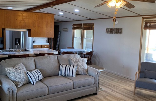 Eufaula House | Located on best Beach in Eufaula, 3BR 2BA, huge screened in porch