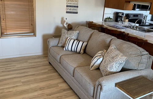 Eufaula House | Located on best Beach in Eufaula, 3BR 2BA, huge screened in porch