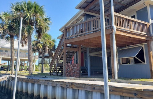 Salem House | Located on canal, quiet paradise, for 9-10 guests