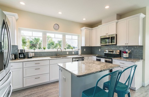 Crystal River House | Located on Crystal River with a magnificent view over the river